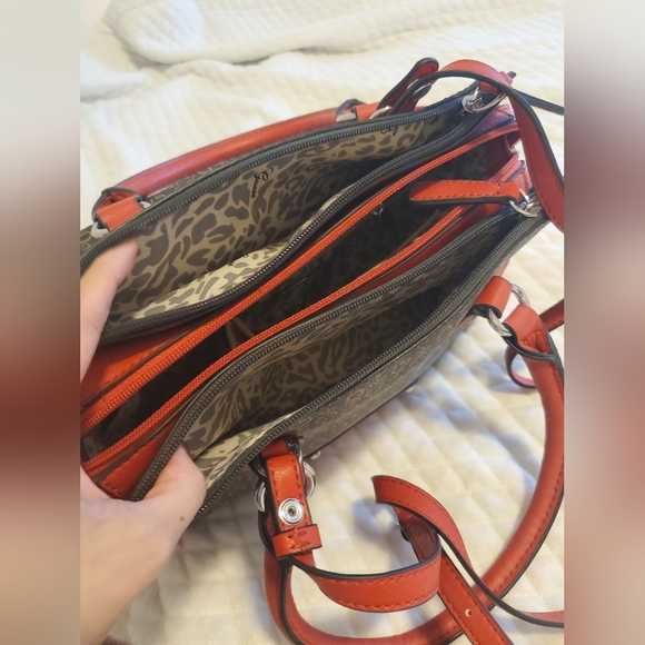 GUESS Handbag - New Without Tags - Picture 3 of 5